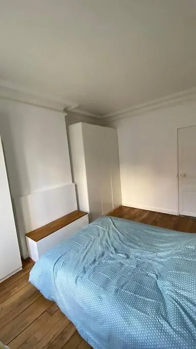 Apartment Appartement Cosy Proche Montmartre Paris